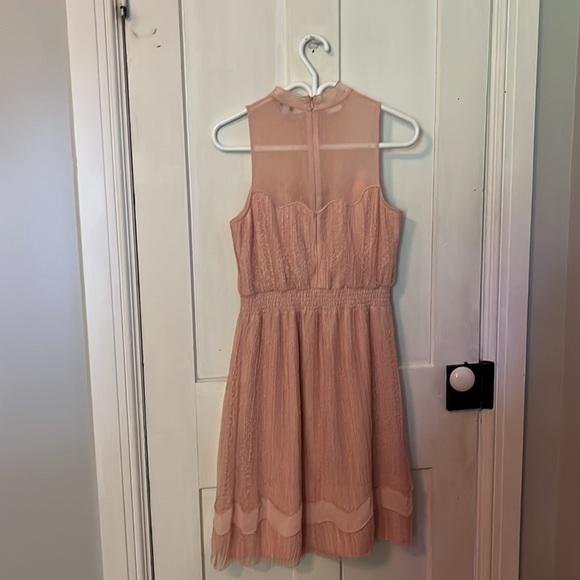 Pretty Soft pink guess dress - Picture 2 of 3